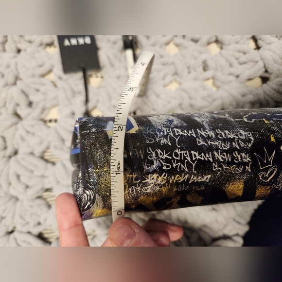 DKNY New York graffiti pouch bag NWT - Picture 12 of 12